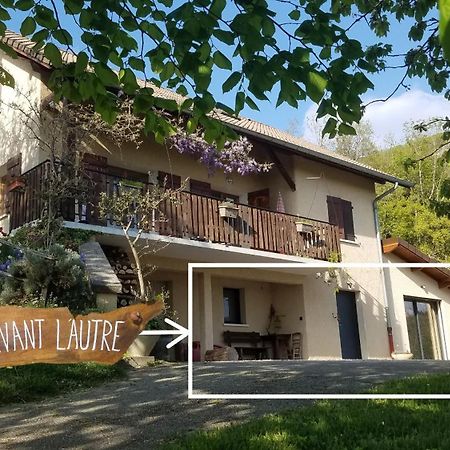 Un Pied Devant L'Autre Sainte-Marie-D'Alvey Exterior photo